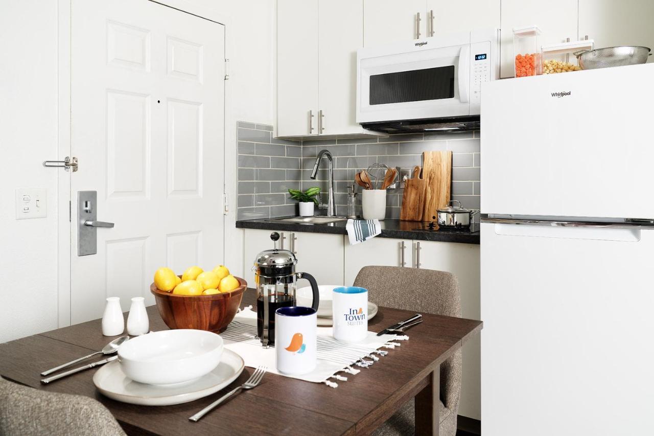 Intown Suites Extended Stay Arlington Tx - Oak Village Екстер'єр фото