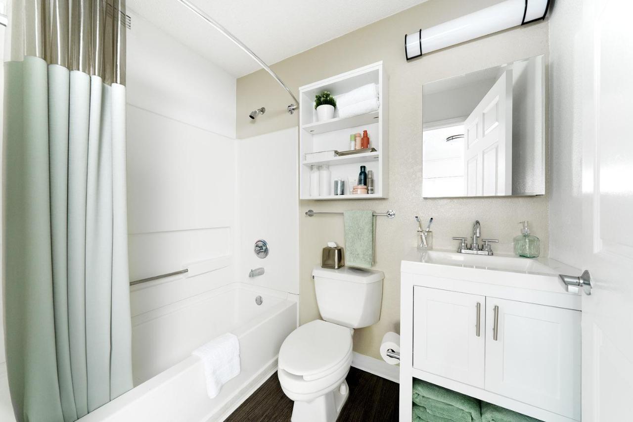 Intown Suites Extended Stay Arlington Tx - Oak Village Екстер'єр фото